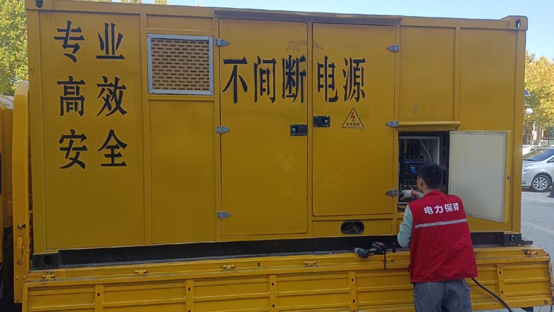 鄱阳柴油发电机组和UPS电源配合使用时，如何避免切换过程中的电力中断？